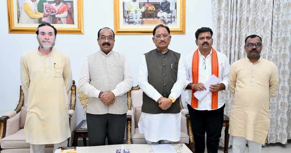 रायपुर : गन्ना किसानों के हित में बड़ा निर्णय: अब 425 रुपए प्रति क्विंटल की दर से होगी गन्ने की खरीदी